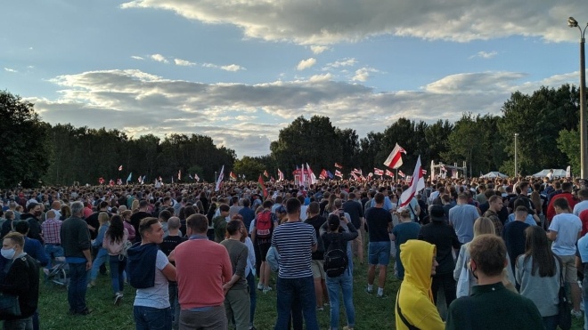 В Беларуси успешно состоялся один из самых массовых митингов за последние годы. Правозащитники насчитали более 60 тысяч участников