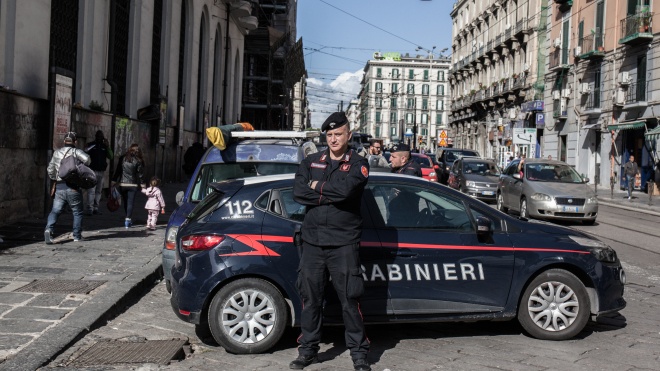 Мужчина, захвативший заложников на почте в Италии, сдался властям