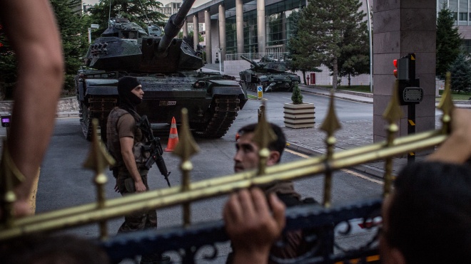Турецкие власти выдали ордера на арест более тысячи сторонников Гюлена