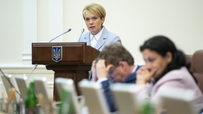 Выпускникам школ с языками нацменьшинств на два года упростили ВНО по украинскому языку