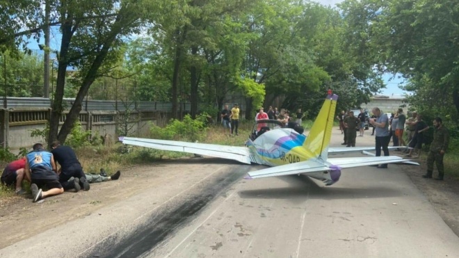 В Одесі впав одномоторний літак. Обидва пілоти загинули