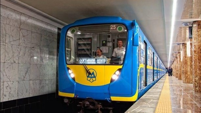 «Удивляет непоследовательность». Мининфраструктуры против открытия метро в Киеве с 25 мая