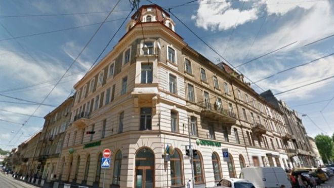 Во Львове продали здание 1894 года постройки. Его первого владельца похоронил механический робот