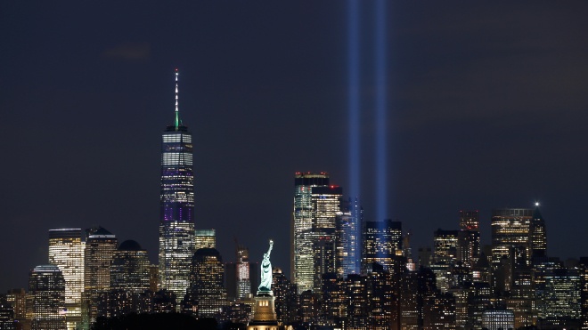 У Нью-Йорку вшановують пам`ять жертв теракту 11 вересня. Сьогодні 18-та річниця трагедії