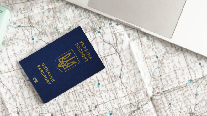 Миграционная служба начала принимать заявки на биометрический паспорт онлайн. Но оригиналы документов придется принести лично