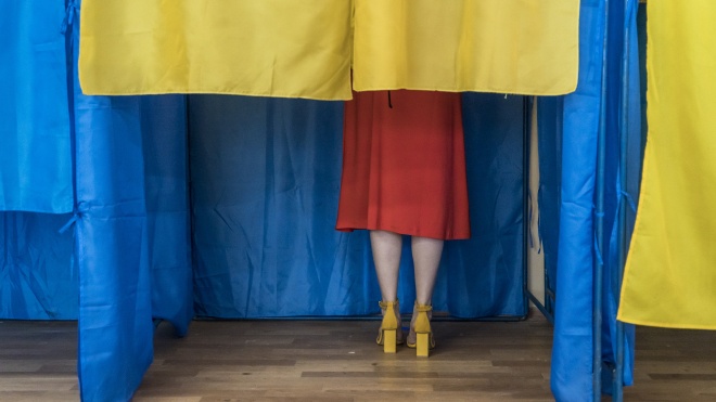 ЦВК дозволила українцям голосувати на місцевих виборах за місцем проживання