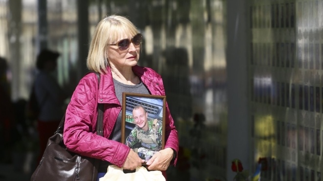 В Киеве прошло торжественное Шествие матерей погибших бойцов ВСУ