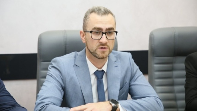 Топ-менеджером «Укрзалізниці» стал Дмитрий Романюк, который еще студентом бросил в Януковича яйцом