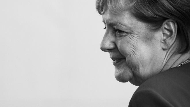 Меркель и Макрон планируют создать фонд восстановления экономики ЕС на €500 миллиардов