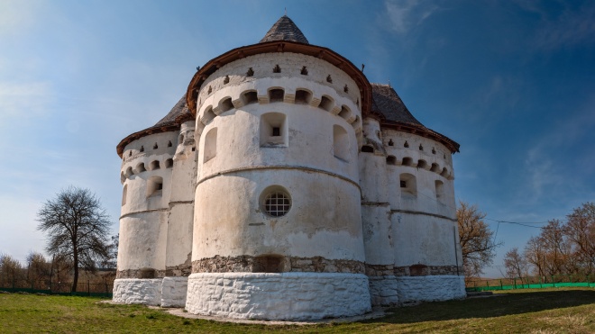 У Хмельницькій області дві громади перейшли з УПЦ МП в ПЦУ. Одна з них — Свято-Покровської церкви-фортеці XV століття