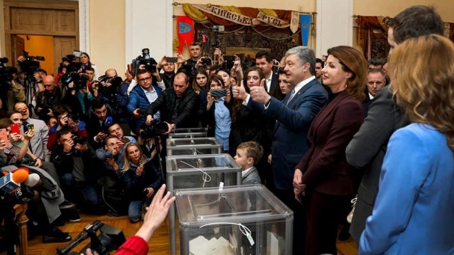 Порошенко проголосував у Києві