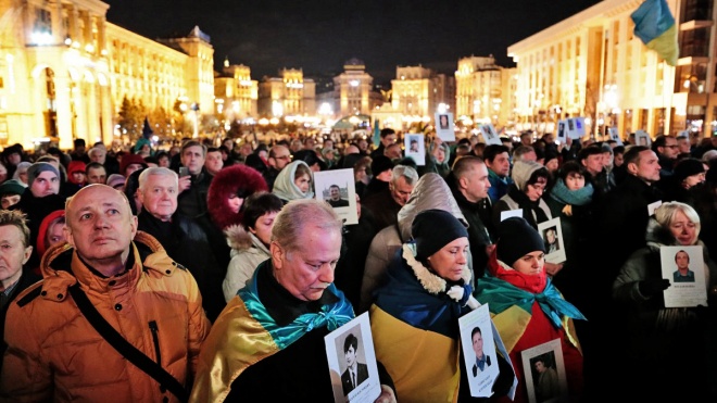 Годовщина Революции достоинства: на Майдане прошел поминальный молебен, началось всенародное вече «У нас есть достоинство»