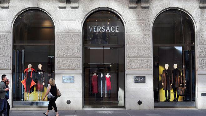 Michael Kors покупает итальянский дом моды Gianni Versace. Он хочет создать мультибрендовую империю моды