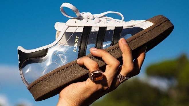 Adidas представила прозорі кросівки