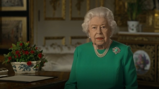 Королева Елизавета впервые приняла участие в видеоконференции