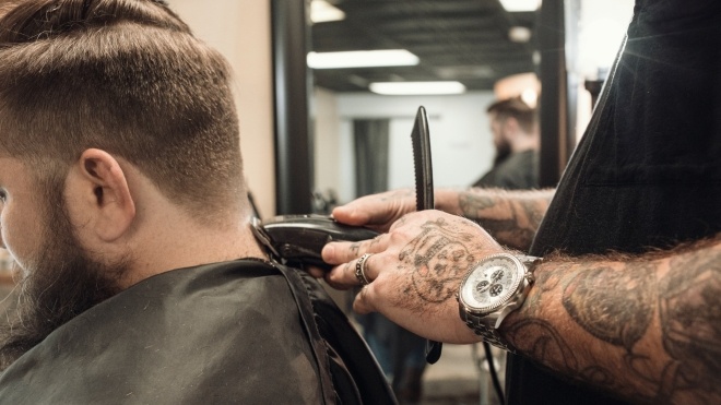 Власти Житомира разрешили работу парикмахерских, заведений общественного питания и рынков