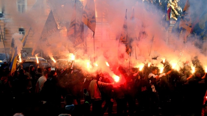«Бандера — наш герой, Покрова — наше свято». У Києві відбувся марш УПА. Репортаж