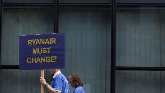 Сотрудники Ryanair объявили забастовку в Европе. Отменены почти двести рейсов