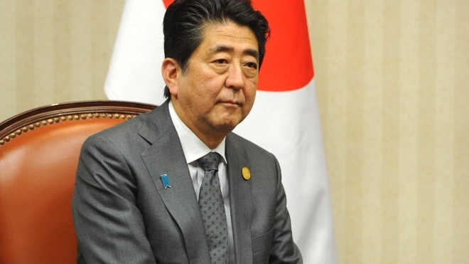 Премьер-министр Японии объявил об отставке по состоянию здоровья. Он руководил страной 8 лет