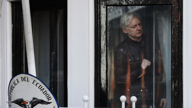 Ассанжа затримали в посольстві Еквадору в Лондоні. До цього готувалися ще з минулого року — тепер засновника WikiLeaks можуть екстрадувати до США