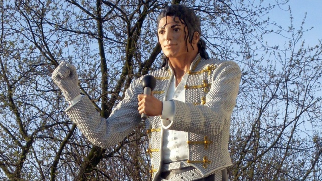 З британського музею футболу прибрали статую Майкла Джексона через нові звинуваченя в сексуальному насильстві