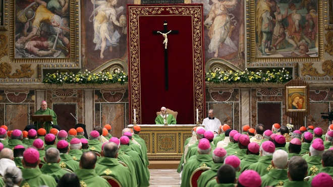 Папа Римський пообіцяв боротися зі священиками-педофілами, але не сказав як. Жертви насильства бояться, що духівництво «візьметься за своє». Чим закінчився саміт у Ватикані