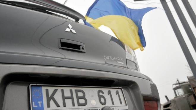 В Украине растаможили первое авто на «еврономерах» по новому законодательству