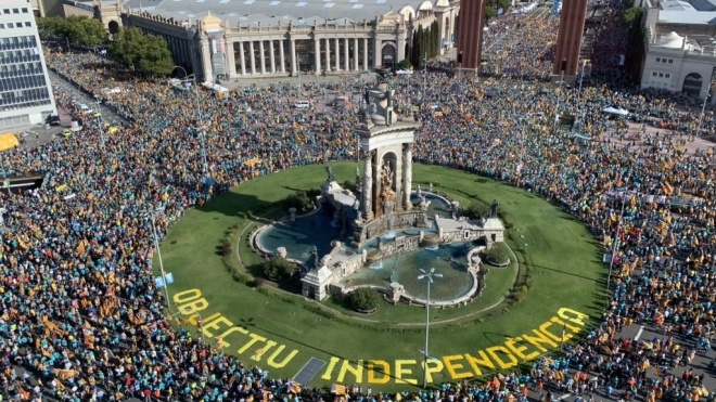 В іспанській Каталонії провели парламентські вибори — перемагають прихильники незалежності регіону