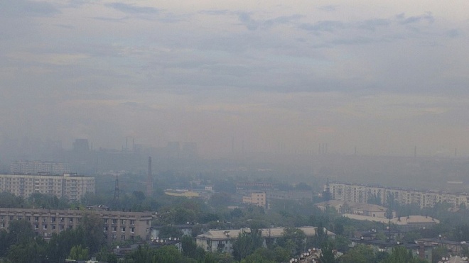 Жители Запорожья и Днепра тоже жалуются на дым и пыль в воздухе