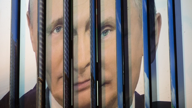 Le Monde: Путин во время беседы с Макроном назвал Навального «простым баламутом» и предположил, что тот сам отравился «Новичком»