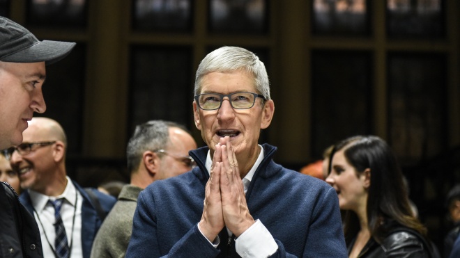 Працівники Apple виступили проти повернення в офіс. Кук пропонує більшості працювати звідти тричі на тиждень
