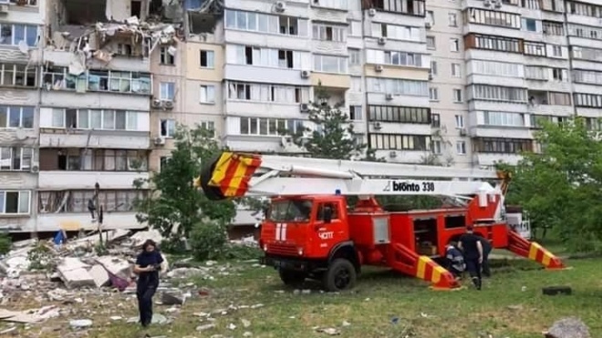 Аваков: Полиция рассматривает несколько версий причины взрыва дома на Позняках. В частности — подрыв