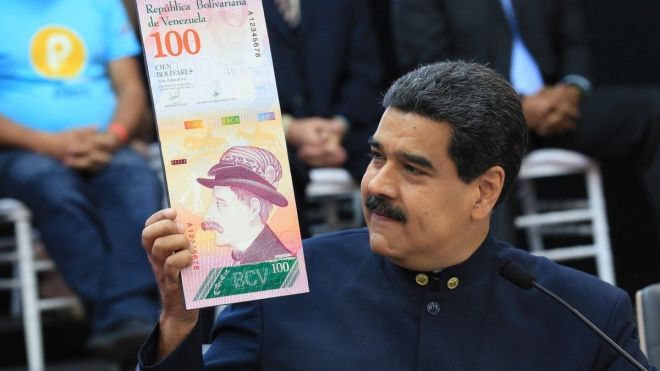 Власти Венесуэлы забрали у боливара пять нулей и привязали его курс к криптовалюте. Он обесценился на 96%