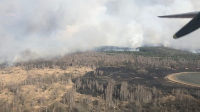 У Чорнобильській зоні відчуження досі не загасили пожежу. Горить понад 100 гектарів