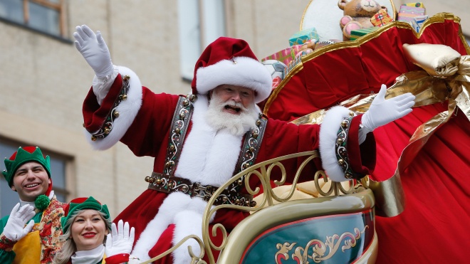 У ВООЗ заспокоїли дітей — цього року Санта-Клаус прийде, у нього імунітет
