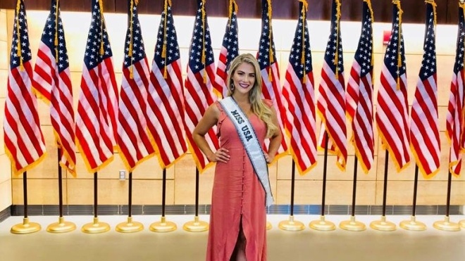 Мисс США извинилась перед Мисс Вьетнам и Мисс Камбоджа, после того как высмеяла их за незнание английского