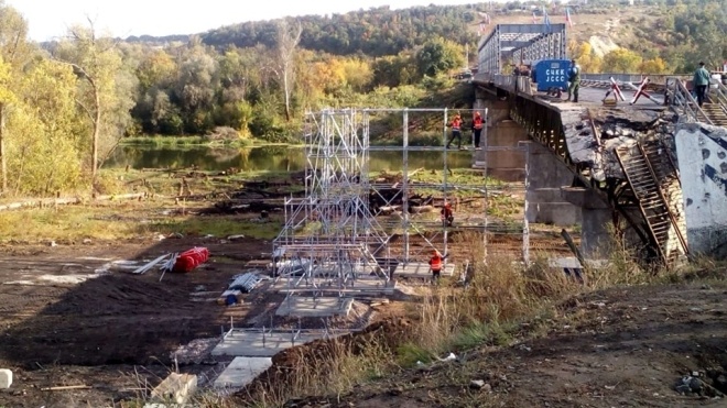 Боевики срывают разведение сил и демонтаж моста в Станице Луганской