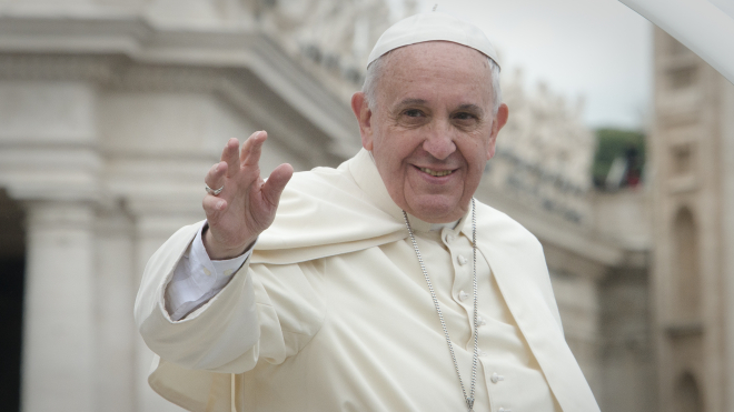 Папа Римський пояснив, чому не дозволив прихожанам цілувати свого персня: через мікробів