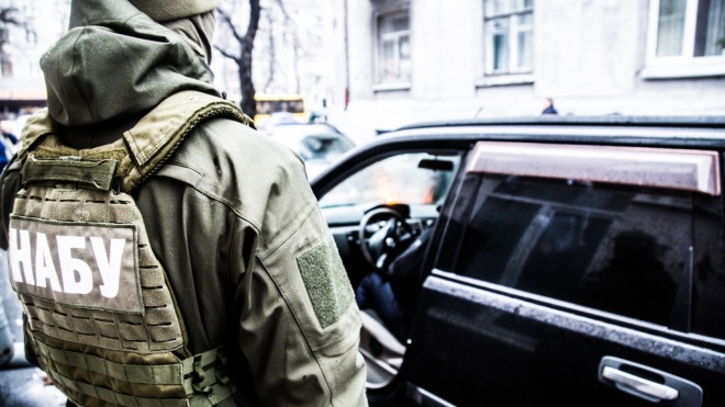 В Окружному адмінсуді Києва тривають обшуки. Детективи НАБУ шукають речові докази для провадження