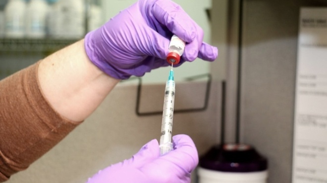 Рада приняла закон о компенсации за побочные эффекты от вакцины от коронавируса