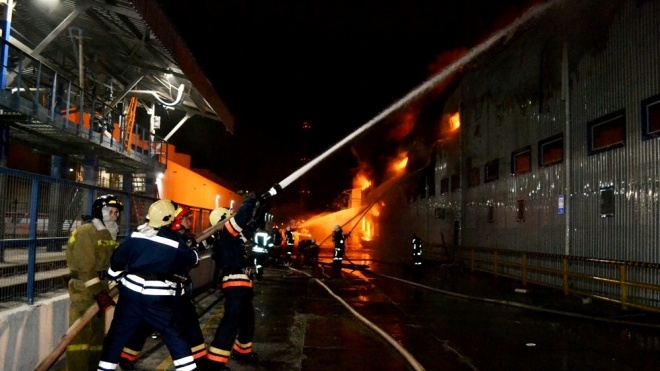 Пожар на заводе под Одессой погасили. Пламя не добралось до емкостей с аммиаком
