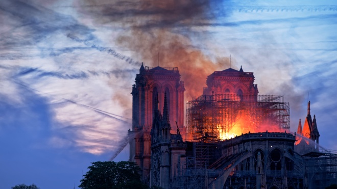 Слідчі назвали офіційну причину пожежі в соборі Паризької Богоматері