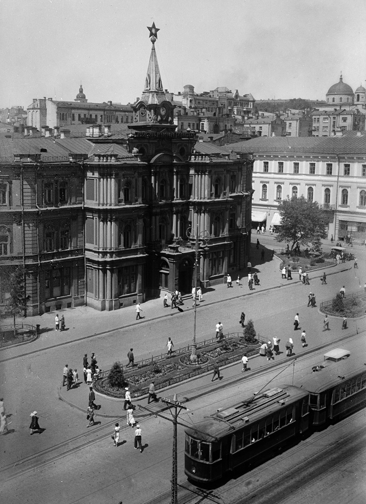 Бывшее здание Городской думы (уничтожено в 1941 году), 1920—1930 годы.