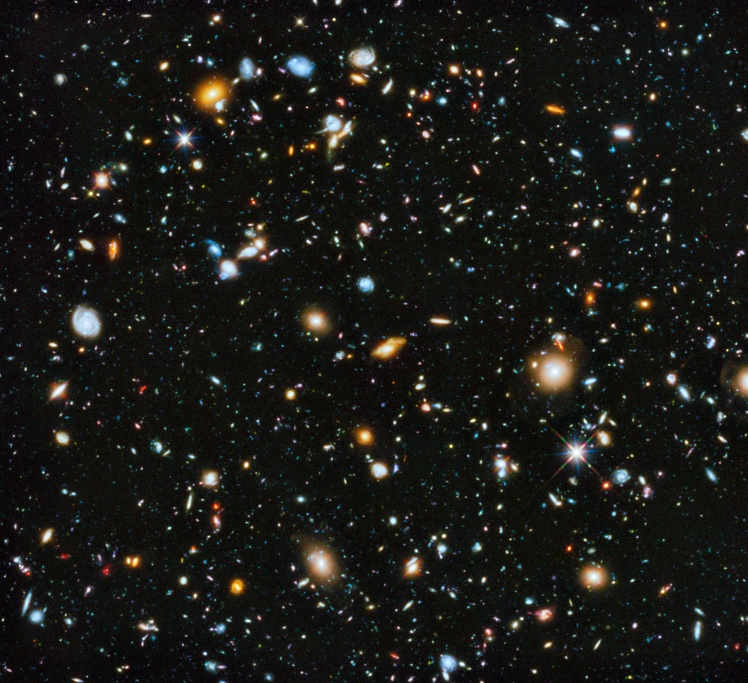 Снимок участка неба Hubble Deep Field 2014 года.