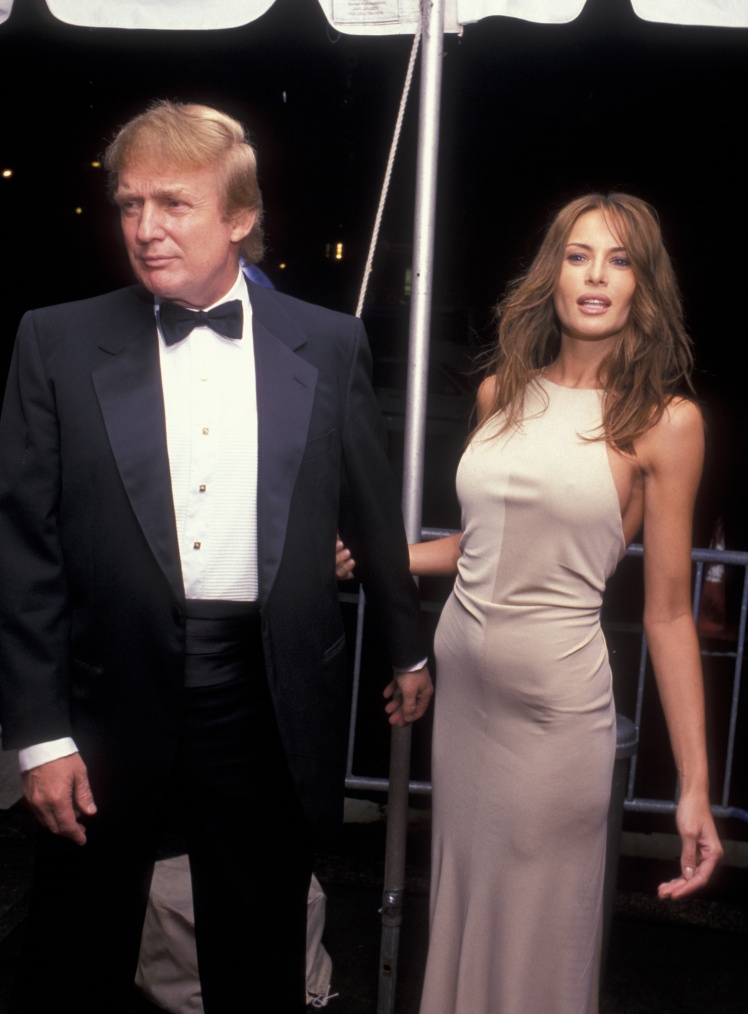 Бізнесмен Дональд Трамп та його майбутня дружина Меланія Кнавс. Нью-Йорк, 1999 рік.