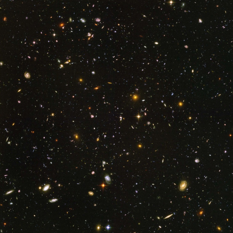 Знімок ділянки неба Hubble Deep Field 2004 року. На зображенні понад три тисячі галактик.