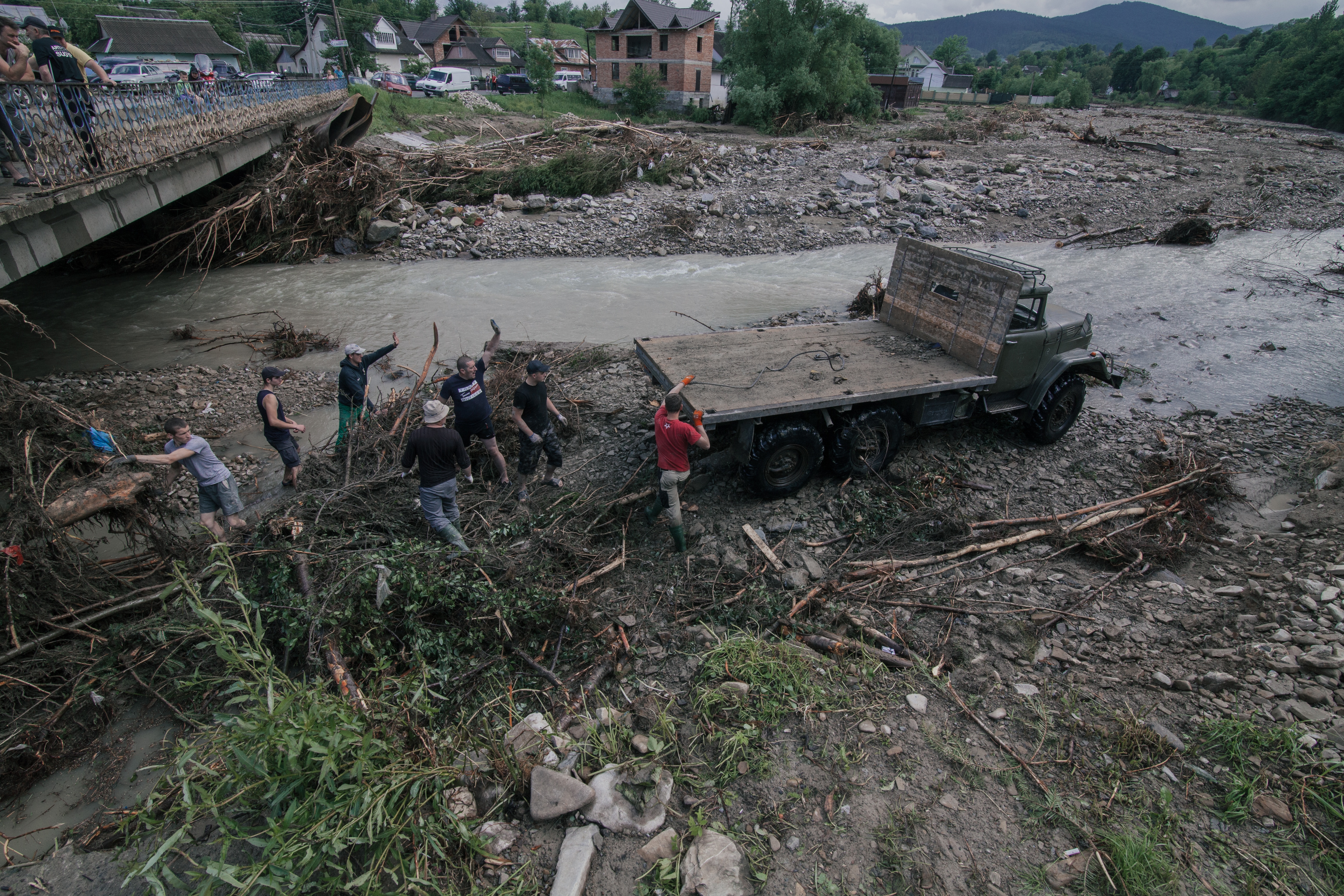 Потоп в Карпатах - фоторепортаж из трех сел Ивано-Франковской области