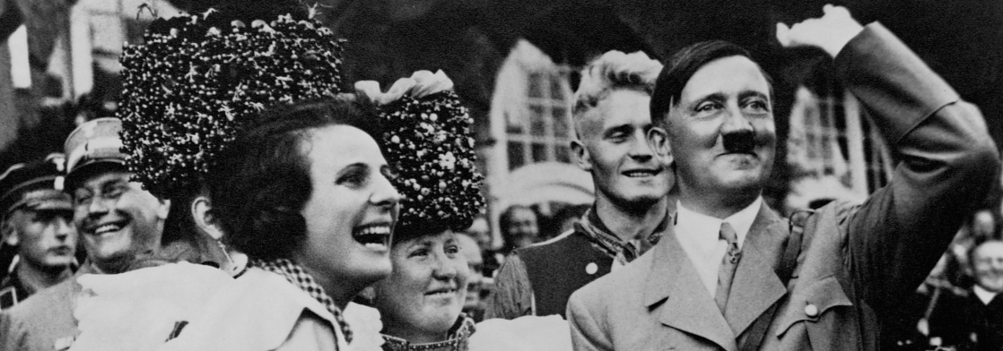 Німеччина роками відмовлялася від минулого Рейху, але з улюблениці Гітлера Лені Ріфеншталь створили світлий образ, а нацистські злочинці продовжили працювати. Згадуємо проблеми денацифікації у ФРН та НДР