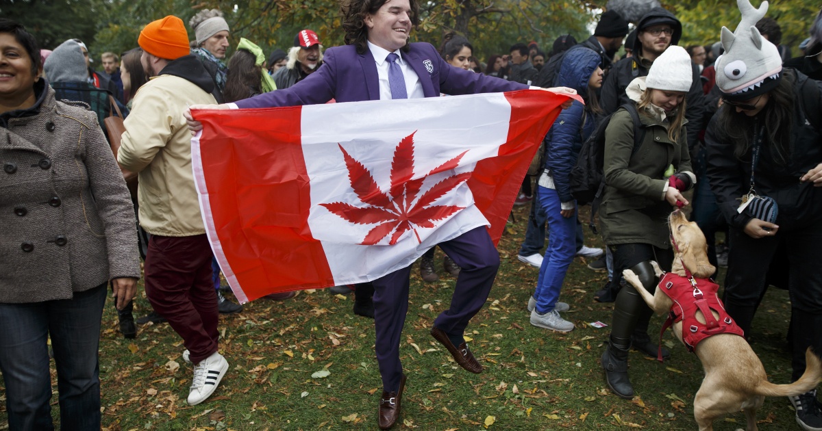 Канада легализовала марихуану