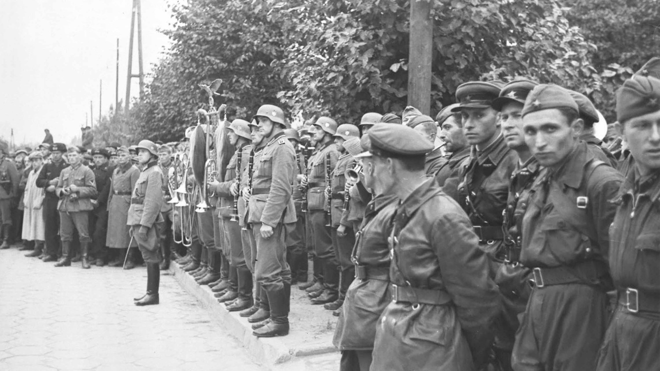 Фото совместного парада ссср и германии в бресте 1939